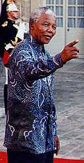 Nelson Mandela 1996 im Elysèe Palast